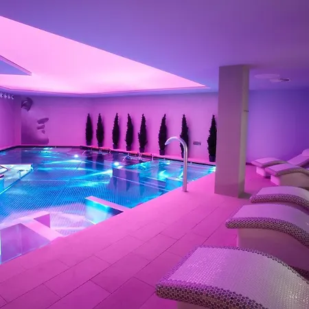 Grand Plaza & Wellness 5*