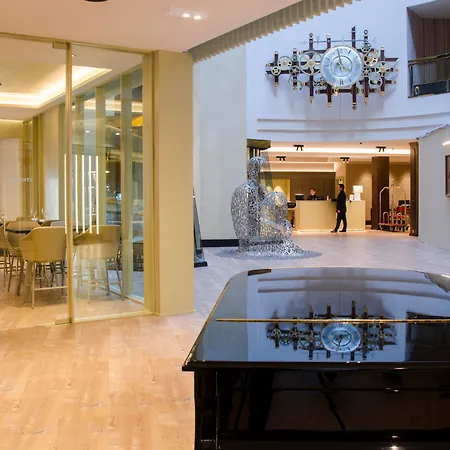 Grand Plaza & Wellness 5*
