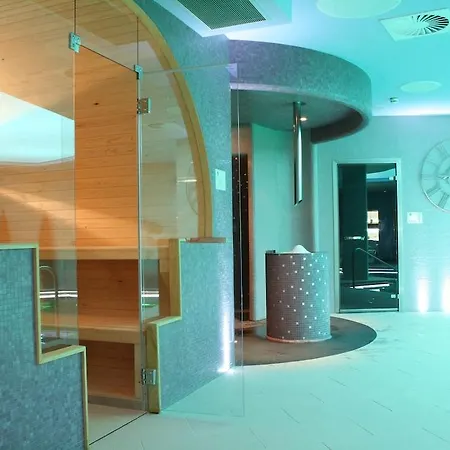 Grand Plaza & Wellness Hotel 5*