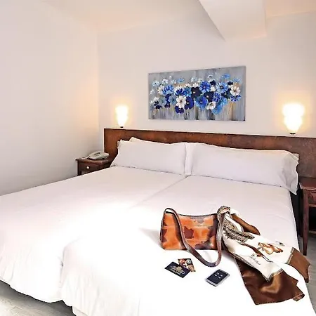 Aston Hotel 3*