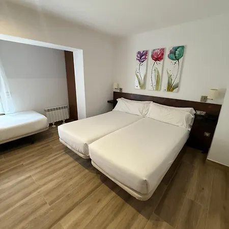 Aston Hotel 3*