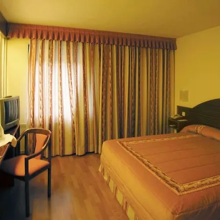 Metropolis Hotel