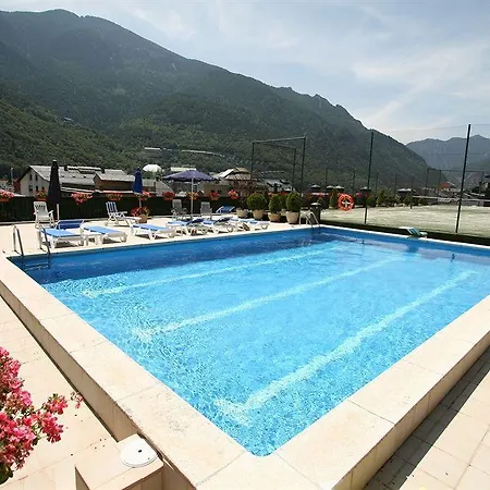 Pyrenees Hotel 3*
