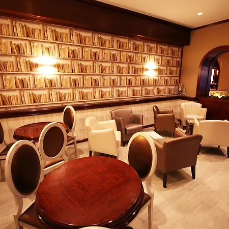 Pyrenees Hotel 3*