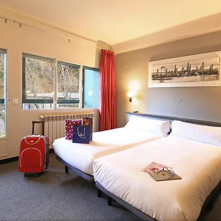 Garden Hotel 3*