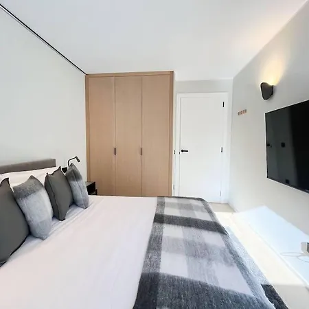 Atico Duplex De Lujo - Clasificacion 5 Estrellas - 8pax - A Pie Del Centro - 2 Parkings L By Bonesvacances Andorra la Vella