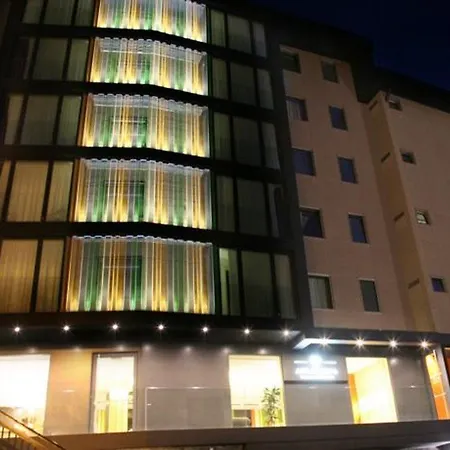 Hotel Metropolis 4*