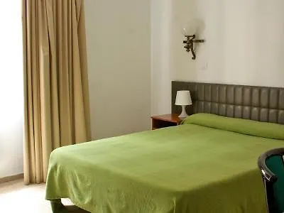 Siracusa 2* Andorra la Vieja