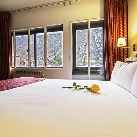 Garden Hotel 3*
